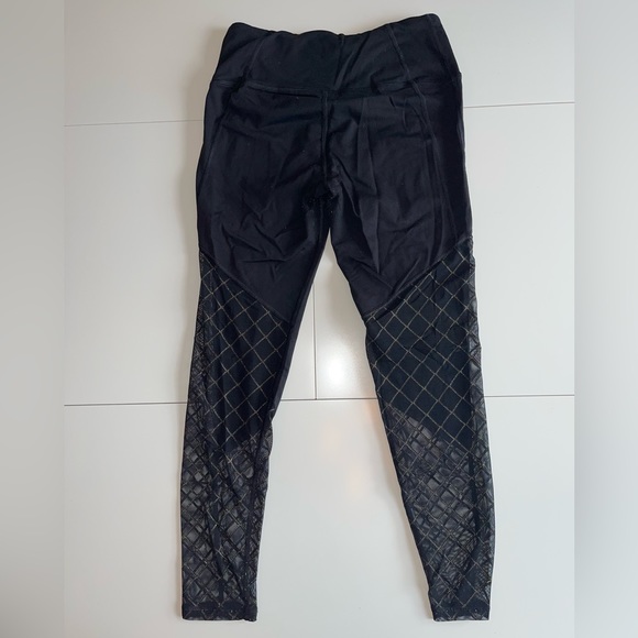 4 Pairs of leggings 1 athletic shirt with built in bra - Picture 7 of 15